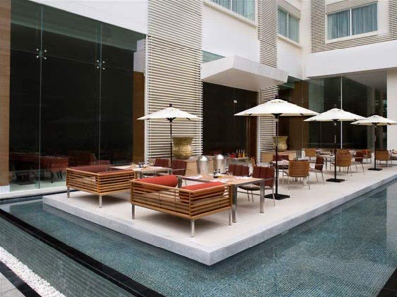 Courtyard By Marriott Bangkok Ξενοδοχείο Εξωτερικό φωτογραφία